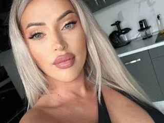 Xlovecam Sex Cam of NadiaMarble