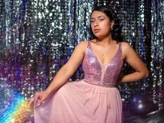 Xlovecam Best Webcam of RoxanneHan