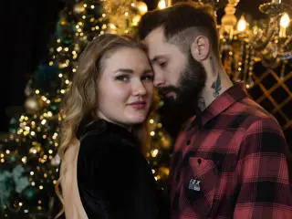 Xlovecam Live Sex Cam of MikeAndAnna