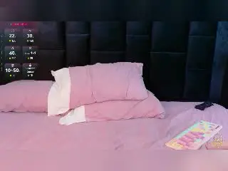 Xlovecam Free Live Porn of Shaaron