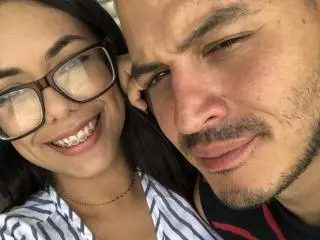 Xlovecam Sex Cam of MikeAndLunaa
