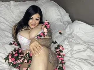 Xlovecam Adult Video Chat of KittyHotLady69