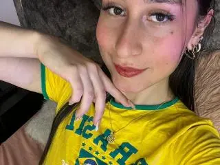 Xlovecam Live Sex Cam of MaddyCarina