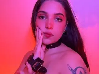 Xlovecam Sex Cam of KatarinaNovak