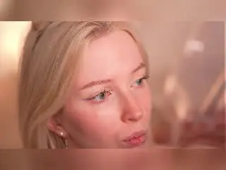 Xlovecam Live Sex of StellaMoor