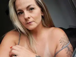 Xlovecam Free Porn Cam of PerlaGoloza