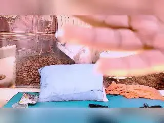 Xlovecam Free Live Porn of IndianAllure69